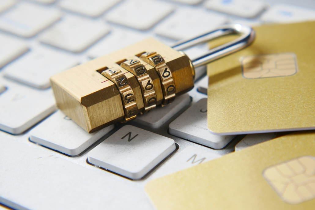 Cadenas de sécurité sur clavier — confidentialité avocat et protection des données juridiques