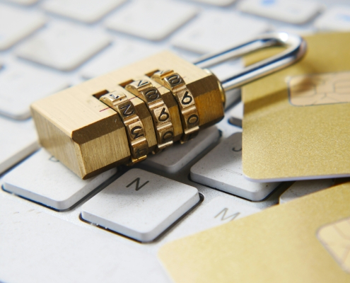 Cadenas de sécurité sur clavier — confidentialité avocat et protection des données juridiques