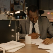 avocat-solo-organisation-administratif-assistance-virtuelle.jpg Avocat exerçant seul, gérant son administratif à son bureau