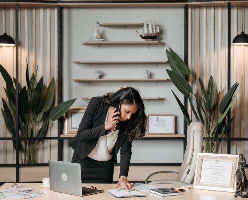 Secrétaire virtuelle en permanence téléphonique pour avocat — secrétariat juridique | Assistance Virtuelle