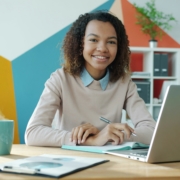 secretaire-virtuelle-vs-assistante-administrative-assistance-virtuelle.jpg Secrétaire virtuelle à distance — comparatif avec assistante administrative | Assistance Virtuelle
