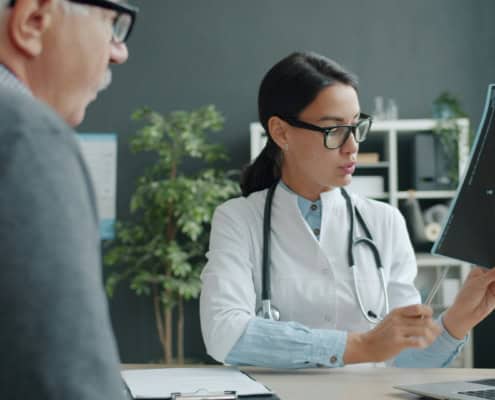 secrétariat médical accompagnant une patientèle vieillissante