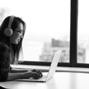 transcription-automatique-vs-transcription-humaine-comparatif.jpg Comparatif transcription automatique et transcription humaine par une secrétaire virtuelle