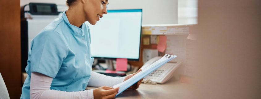 Compte rendu opératoire externalisé avec frappe médicale sécurisée