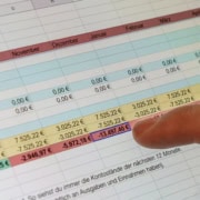 Forfaits clients et solutions tarifaires Calculatrice et documents illustrant différentes solutions tarifaires